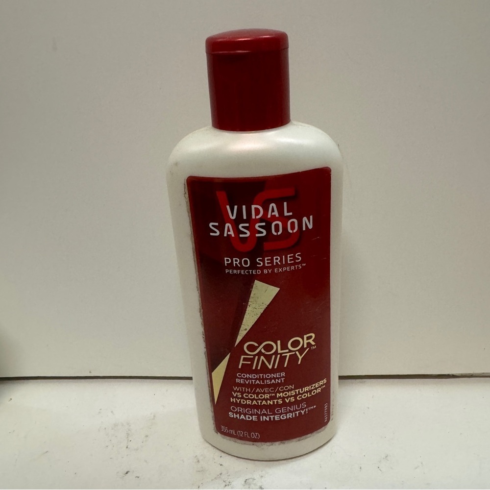Vidal Sassoon ColorFinity Conditioner 12 OZ